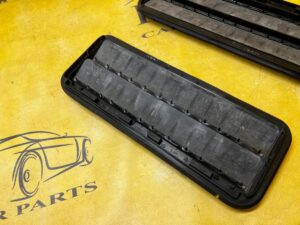 KRATKA WENTYLACYJNA DEKOMPRESYJNA TYŁ FORD RANGER MK5 V