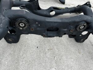 WÓZEK ZAWIESZENIA BELKA SANKI KOŁYSKA TYŁ AUDI A8 D5 Q5 80A A6 C8