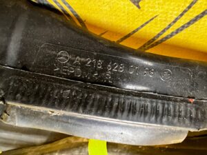 USZCZELKA PODSZYBIA MASKI POKRYWY SILNIKA MERCEDES CLS W218