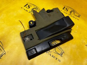 OSŁONA WYGŁUSZENIE DOLNA KONSOLI DESKI LEWA CHEVROLET CORVETTE C5 97-04