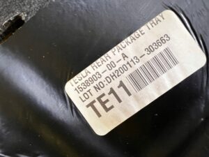 TYLNA PÓŁKA BAGAŻNIKA ŚWIATŁO STOP GŁOŚNIKI TESLA MODEL 3