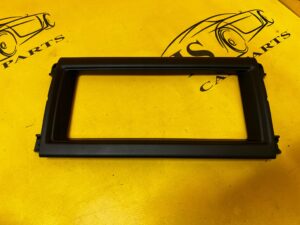 OBUDOWA RAMKA WYŚWIETLACZA RADIA LAND ROVER DISCOVERY 5 V L462