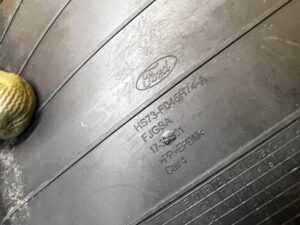 GUMA OSŁONA DYWANIK SCHOWKA PÓŁKI FORD FUSION LIFT USA