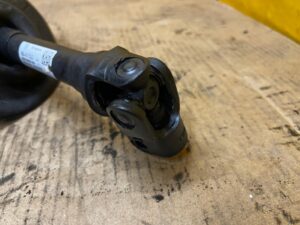 KRZYŻAK DRĄŻEK PRZEGUB ŁĄCZNIK KOLUMNY KIEROWNICZEJ PORSCHE MACAN 95B