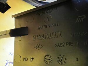 OSŁONA OBUDOWA STACYJKI KOLUMNY KIEROWNICY ZEGARÓW DACIA DUSTER II 2