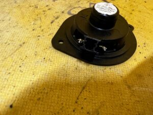 GŁOŚNIK BRZĘCZYK DESKI KONSOLI DACIA SANDERO III 2021R