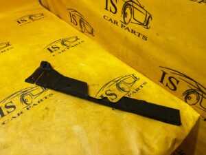 LISTWA OSŁONA BLENDA RYNIENKI ZAWIASU BAGAŻNIKA TYŁ PRAWA FORD EXPLORER MK6