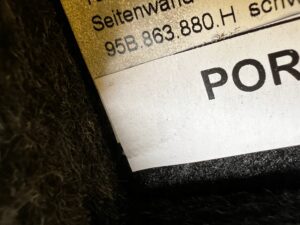 TAPICERKA BOCZEK BAGAŻNIKA TYŁ PRAWY PORSCHE MACAN 95B