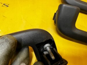 KOMPLET RĄCZKI UCHWYTY PODSUFITKI LAND ROVER DISCOVERY 5 V L462