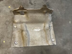 IZOLACJA OSŁONA TERMICZNA PODŁOGI BAGAŻNIKA BMW M5 F90