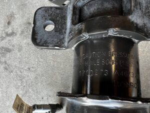 NOGA ZWROTNICA AMORTYZATOR PRZÓD LEWY PEUGEOT 3008 II 5008 II GRANDLAND X