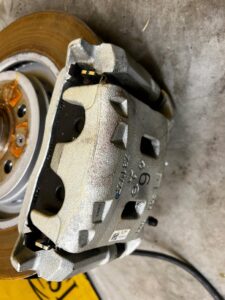 ZWROTNICA ZAWIESZENIE PIASTA TARCZA PRZÓD LEWY RENAULT ESPACE VI