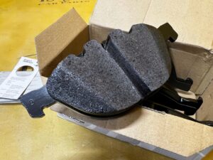 KPL TARCZE KLOCKI HAMULCOWE PRZÓD BMW 7 E65 745d 760i ALPINA B7 NOWE OEM