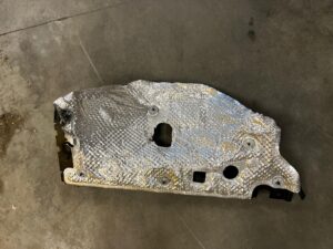 BLACHA OSŁONA TERMICZNA PORSCHE MACAN 95B