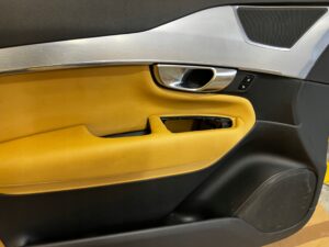 TAPICERKA BOCZEK DRZWI PRZÓD LEWY VOLVO XC90 II EU