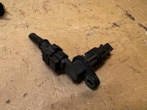 CZUJNIK POŁOŻENIA WAŁU KORBOWEGO RENAULT DACIA