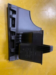 LEWY SCHOWEK DESKI KIEROWCY FORD FIESTA MK8