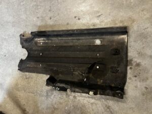 PŁYTA OSŁONA PODWOZIA PRAWA PORSCHE MACAN 95B