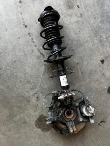 NOGA ZWROTNICA AMORTYZATOR PRZÓD LEWY LEWA RENAULT MEGANE IV