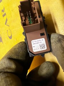 PANEL PRZEŁĄCZNIK ALARMU SOS PEUGEOT 508 I