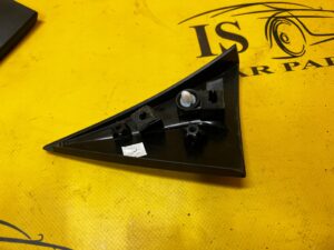 TRÓJKĄT OSŁONA KLAPY BAGAŻNIKA TYŁ LEWY DACIA SANDERO III STEPWAY 2023R