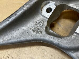 NOWY WAHACZ DOLNY PRZÓD PRAWY FORD BRONCO 21-