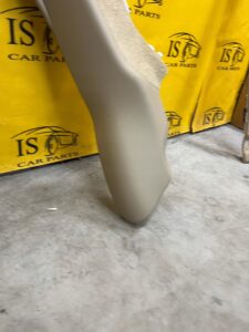 POSZYCIE SŁUPKA PRAWY TYŁ RANGE ROVER VOGUE L405