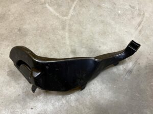 KANAŁ TUNEL NAWIEWU POWIETRZA NA TYŁ PRAWY PORSCHE MACAN 95B