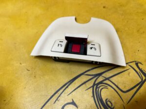 OSŁONA OBUDOWA LUSTERKA WEWNĘTRZNEGO PRZEŁĄCZNIK SOS MERCEDES GLS X166