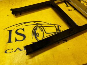 DEKOR RAMKA PANEL TUNELU ŚRODKOWEGO RANGE ROVER VELAR L560