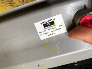 LAMPKA OŚWIETLENIE KABINY WNĘTRZA PODSUFITKI TOYOTA HILUX VIII 8