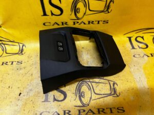 OSŁONA PLASTIK ZAŚLEPKA KRATKI NAWIEWU PORT USB BMW F40