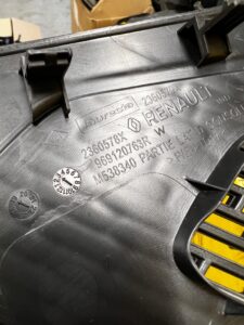 PRAWA OSŁONA TUNELU ŚRODKOWEGO RENAULT CLIO V HB