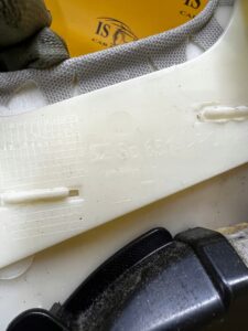 POSZYCIE OSŁONA OBUDOWA SŁUPKA ŚRODKOWEGO B LEWY MERCEDES GL X166 GRAY