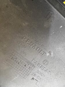 BOCZEK OSŁONA SŁUPKA ŚRODKOWEGO PRAWA PRAWY RENAULT CLIO IV 4 HB HATCHBACK