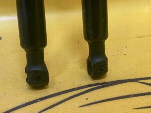 2 X TELESKOP SIŁOWNIK KLAPY BAGAŻNIKA DACIA SANDERO II