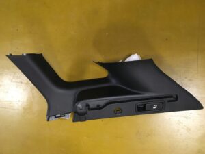 BOCZEK BAGAŻNIKA OSŁONA PASA PRAWY RENAULT KADJAR