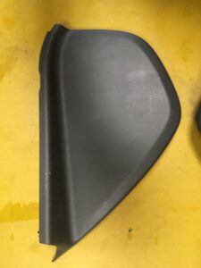 LEWA ZAŚLEPKA BOCZEK DESKI KONSOLI INFINITI Q30