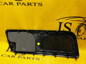 KRATKA GŁOŚNIKA BLENDA PRAWY TYŁ AUDI A8 D5 4N