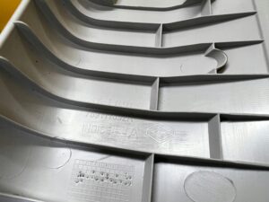 POSZYCIE OSŁONA OBUDOWA SŁUPKA PRZÓD A PRAWY DACIA JOGGER SANDERO III