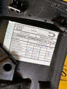 OSŁONA POD DESKĘ KIEROWNICE KOLANOWA AUDI A8 D4