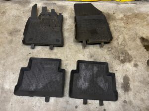 KOMPLET DYWANIKI WYCIERACZKI GUMOWE ORYGINALNE DACIA JOGGER