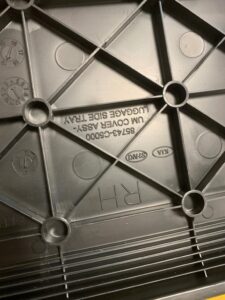 PRAWA OSŁONA BOCZEK BAGAŻNIKA KIA SORENTO III