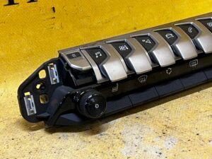 PANEL PRZEŁĄCZNIK RADIA NAWIEWU PEUGEOT 3008 II 5008 II