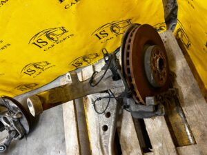 ZWROTNICA TARCZA ZACISK WAHACZ PRZÓD PRAWY MERCEDES GLS X166 450 3.0 B V6