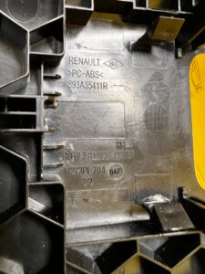 OSŁONA ZAŚLEPKA ZAWIASU 3 RZĘDU PRAWA RENAULT ESPACE VI