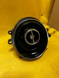 PRAWA KRATKA NAWIEWU DESKI JAGUAR XJ X351 09-19