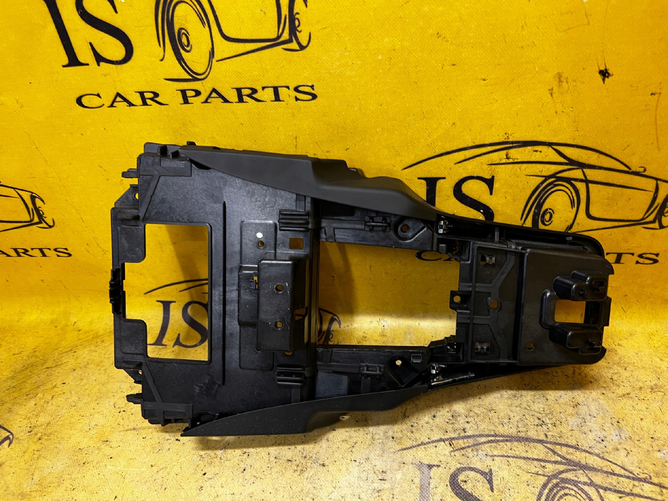 RAMKA OSŁONA TUNELU ŚRODKOWEGO PORSCHE CAYENNE II 7P5