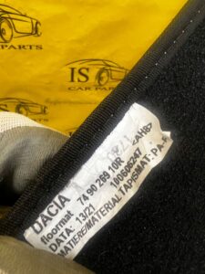 KOMPLET DYWANIKI WYCIERACZKI WELUROWE ORYGINALNE PREMIUM DACIA SANDERO III