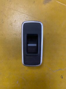 PRZEŁĄCZNIK SZYB PANEL PRAWY PRZÓD JAGUAR XF X260